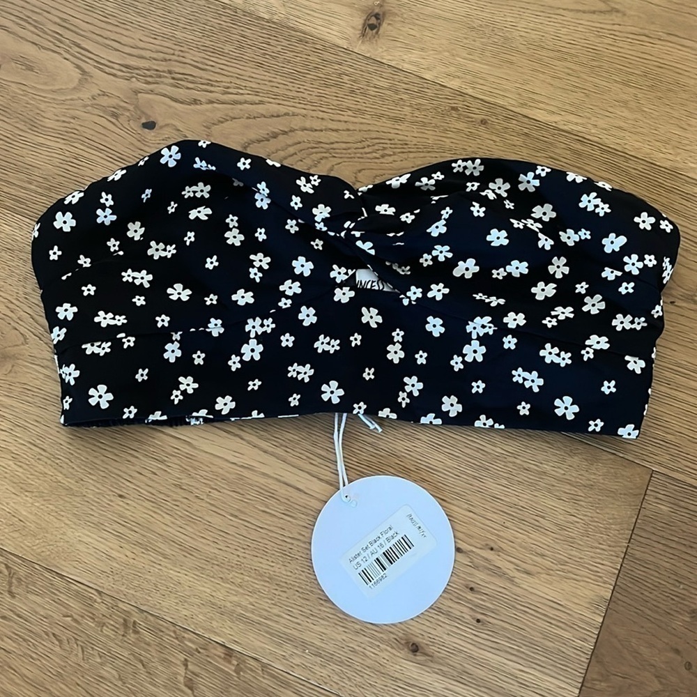 Princess Polly NWT Alister black and white floral top size 12